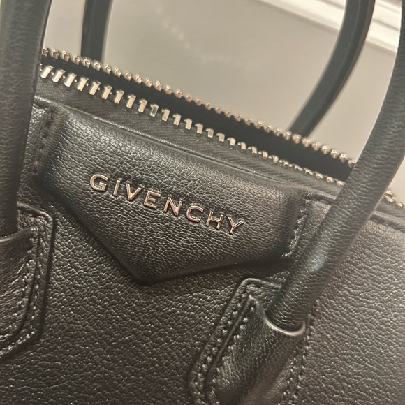 Mini Antigona Givenchy purse - Picture 2 of 3